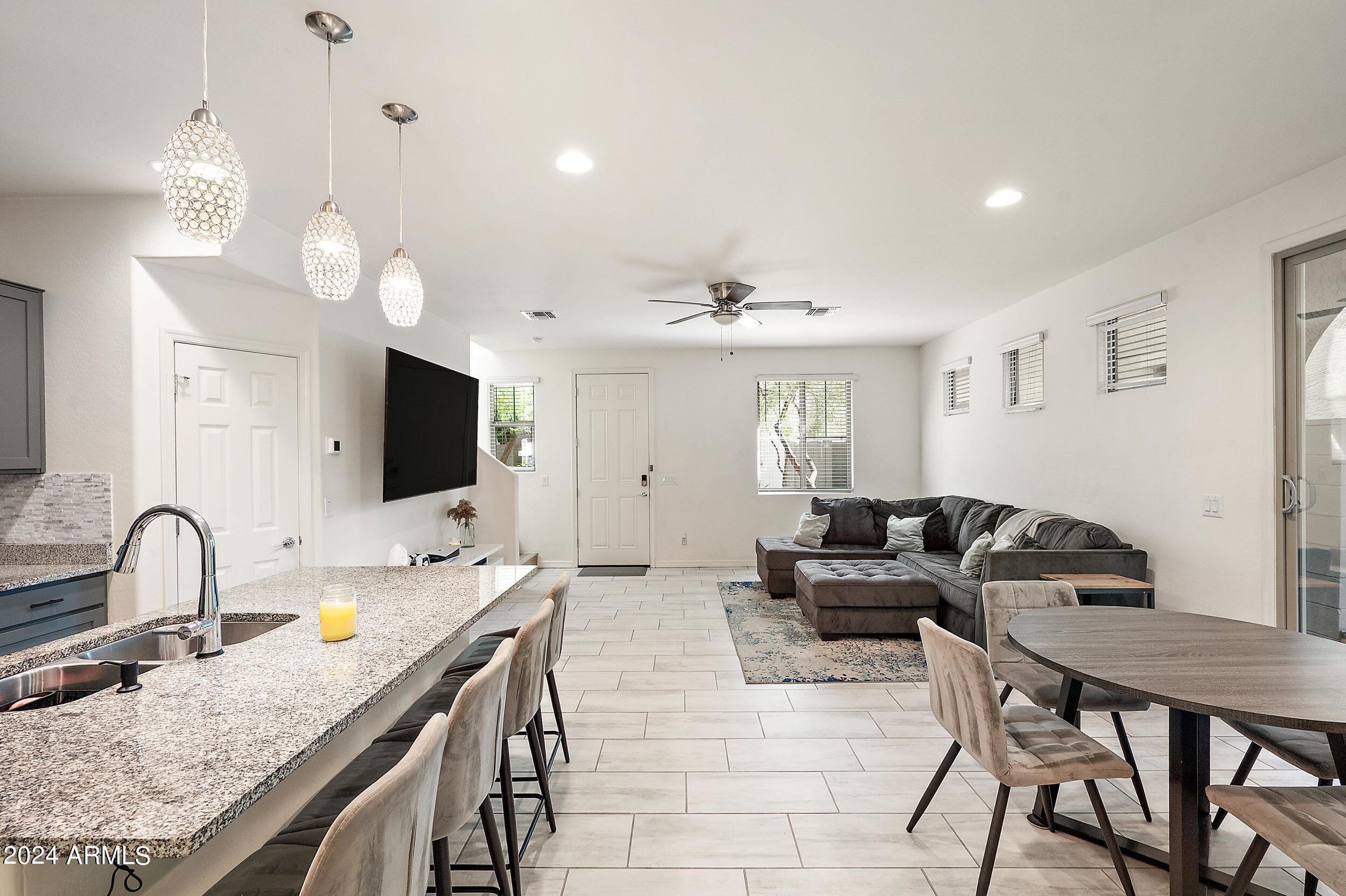 5807 W WARNER Street