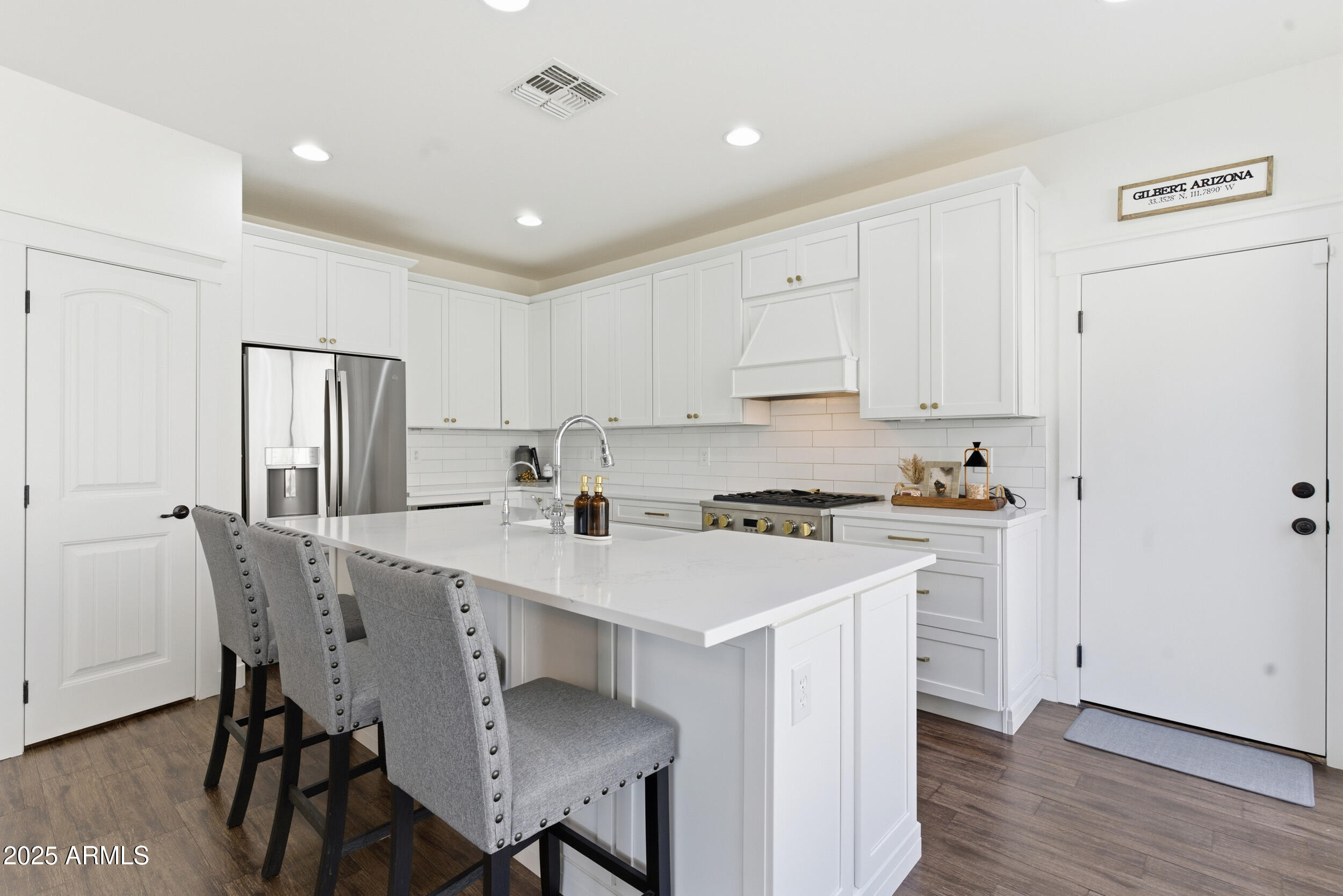 4665 E WILDHORSE Drive