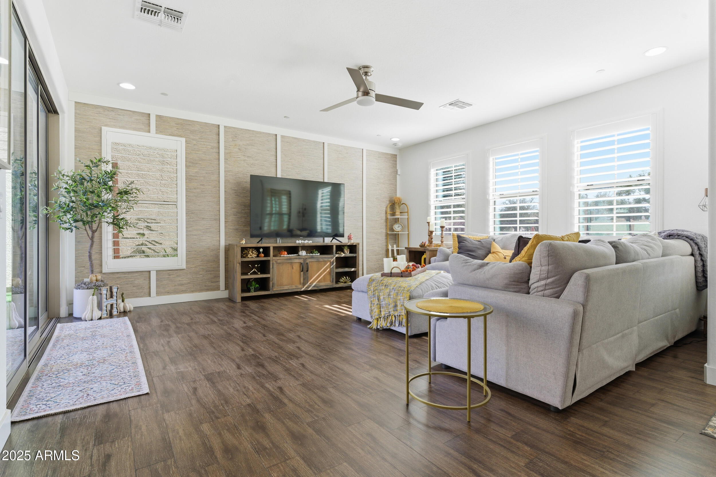 4665 E WILDHORSE Drive