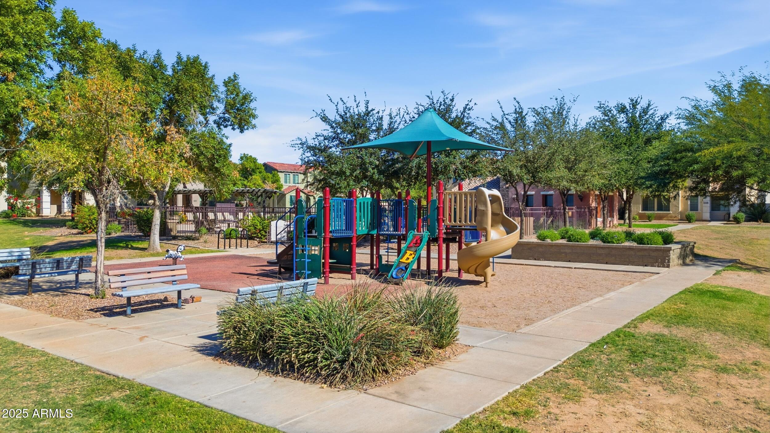 4665 E WILDHORSE Drive