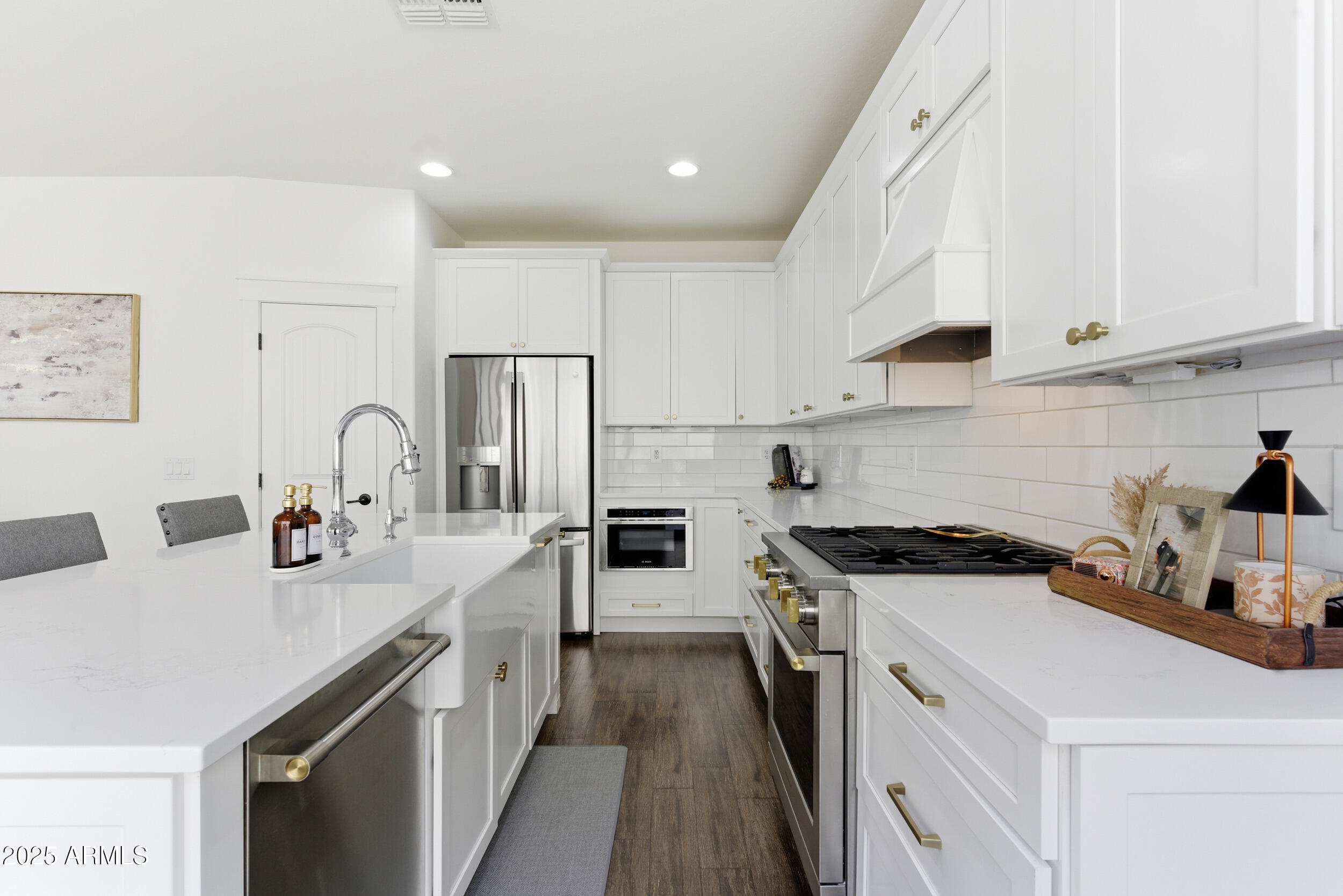 4665 E WILDHORSE Drive