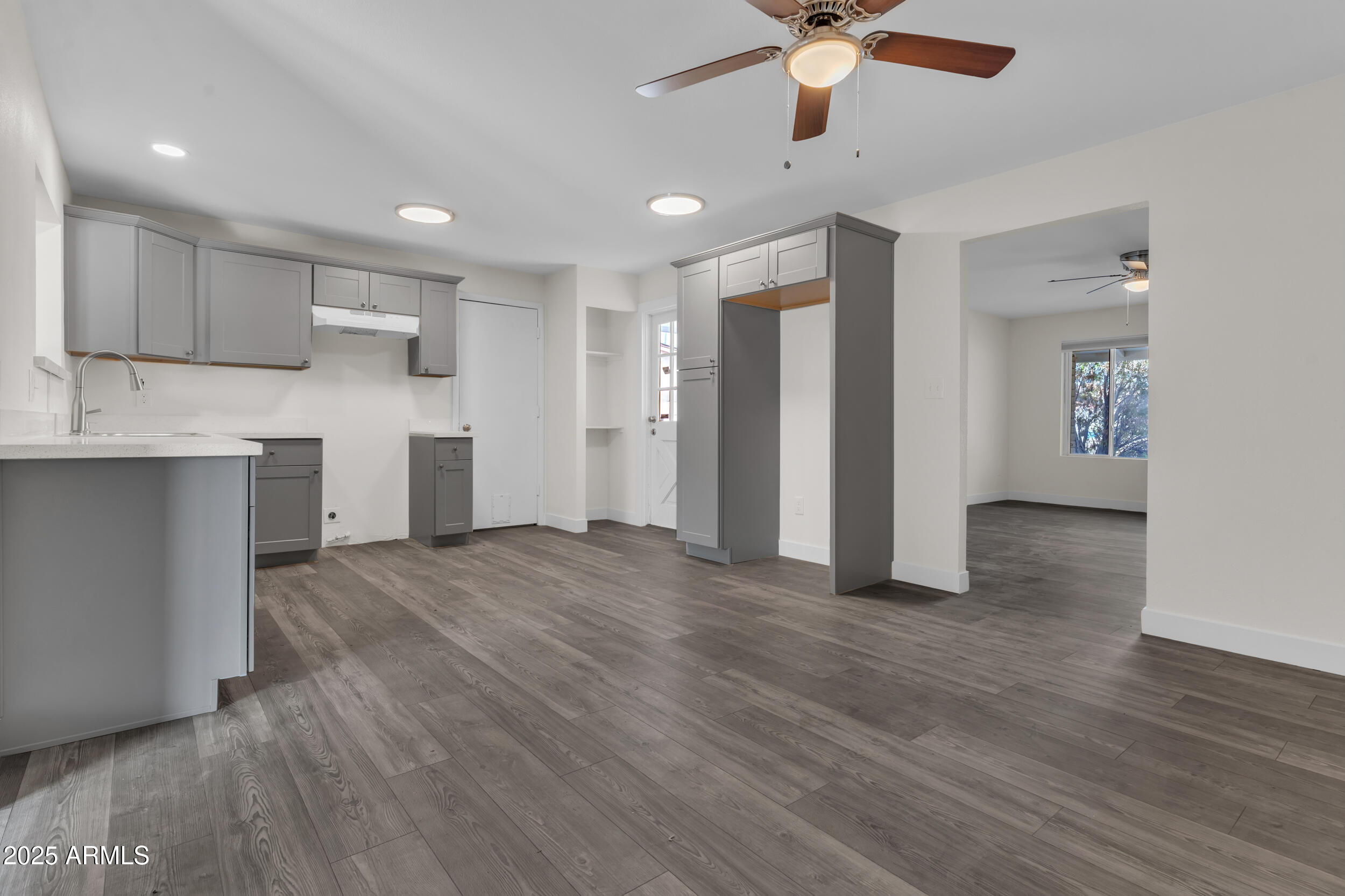 31 W DUKE Drive