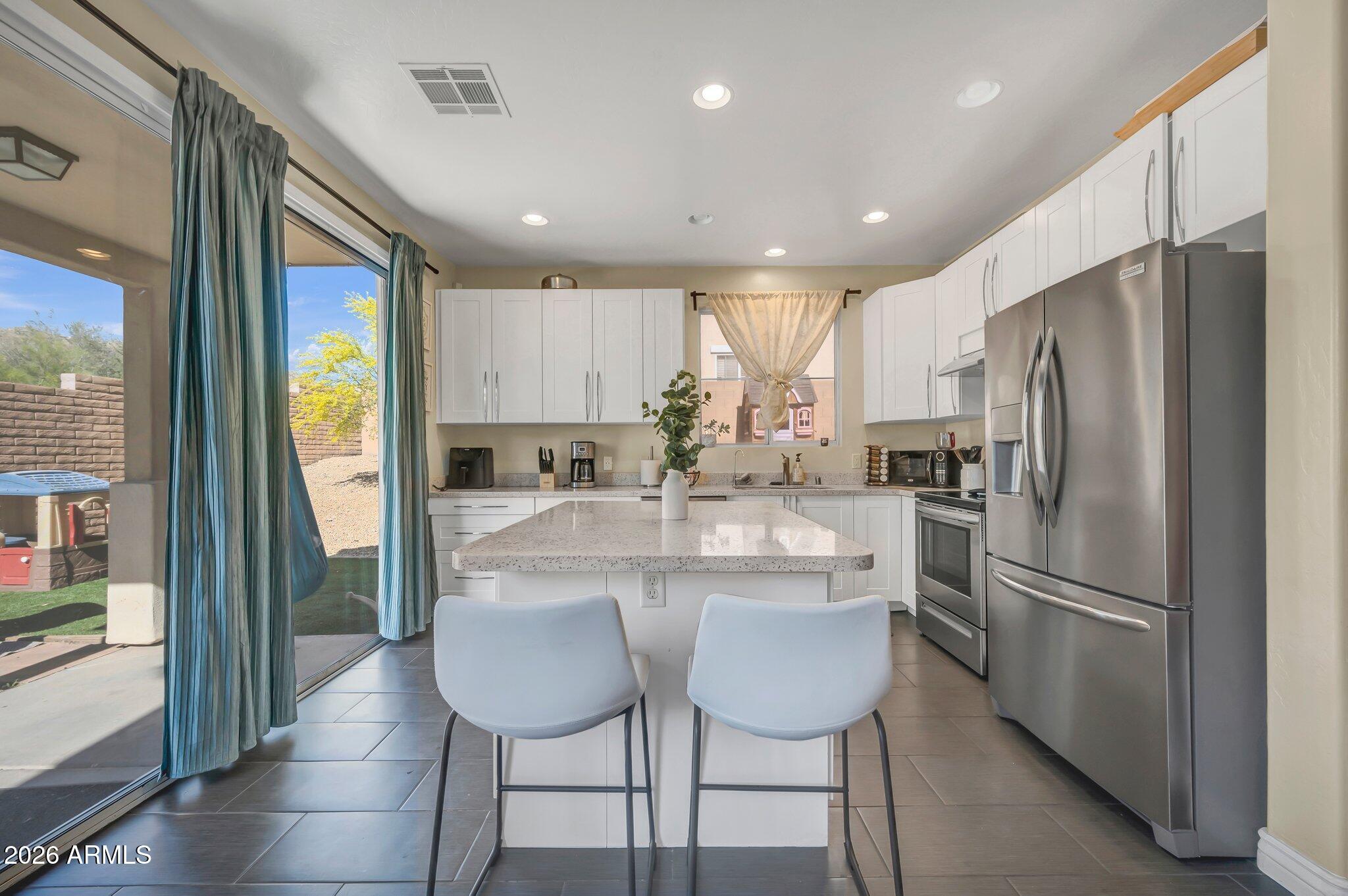 304 W MOUNTAIN SAGE Drive