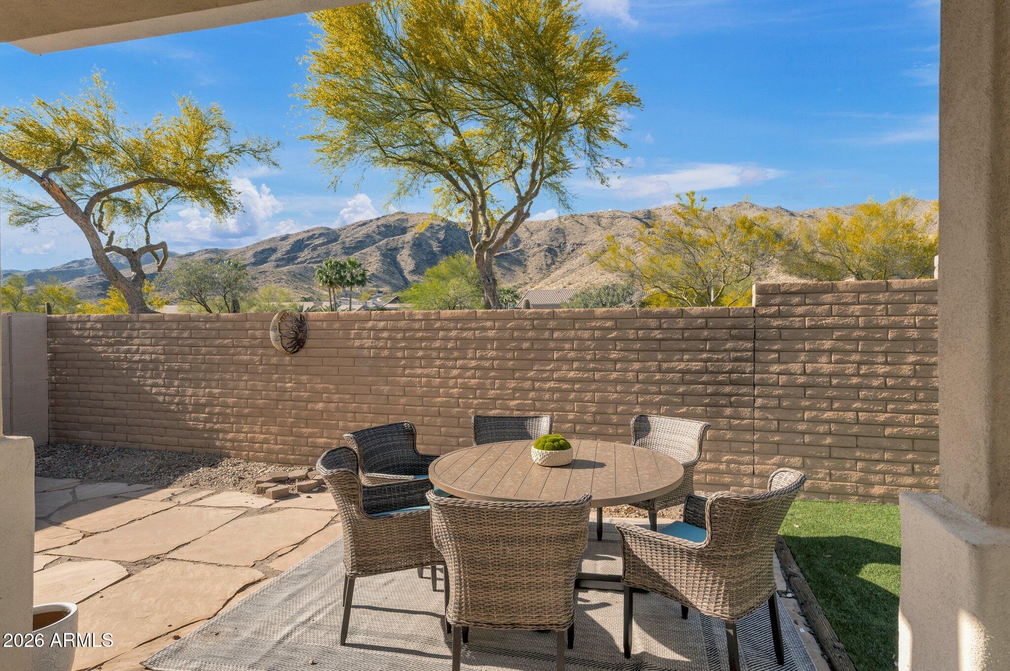 304 W MOUNTAIN SAGE Drive
