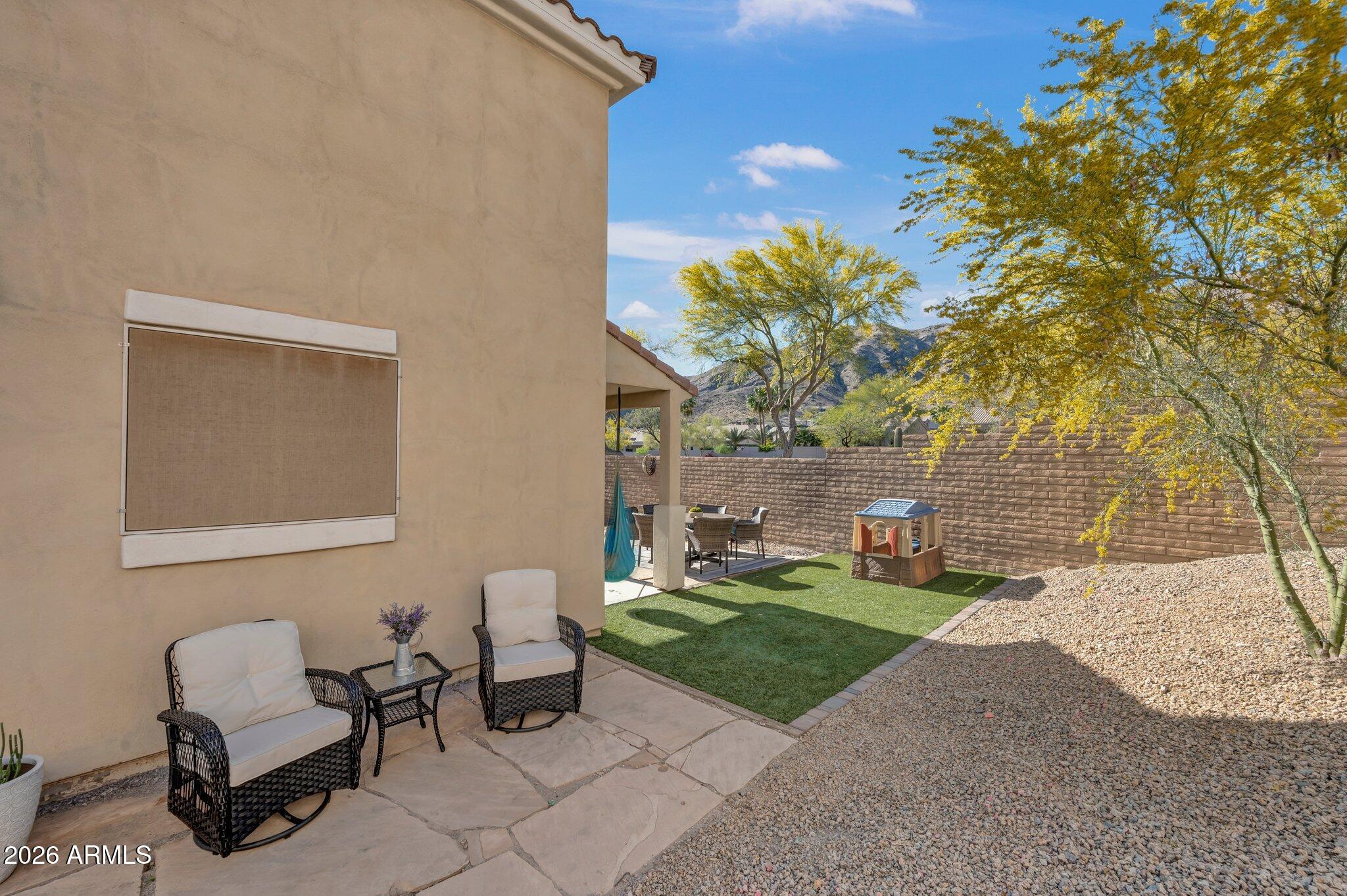 304 W MOUNTAIN SAGE Drive
