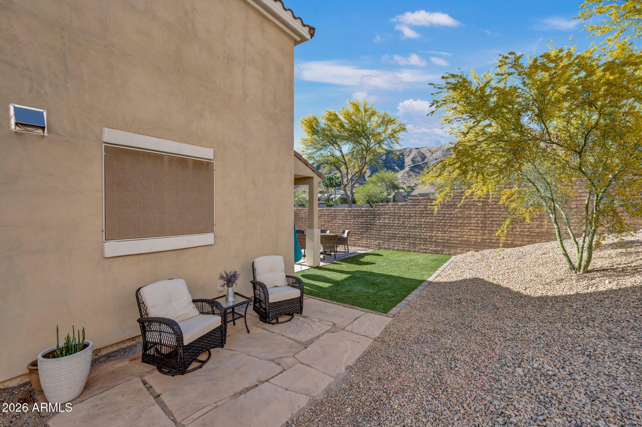 304 W MOUNTAIN SAGE Drive