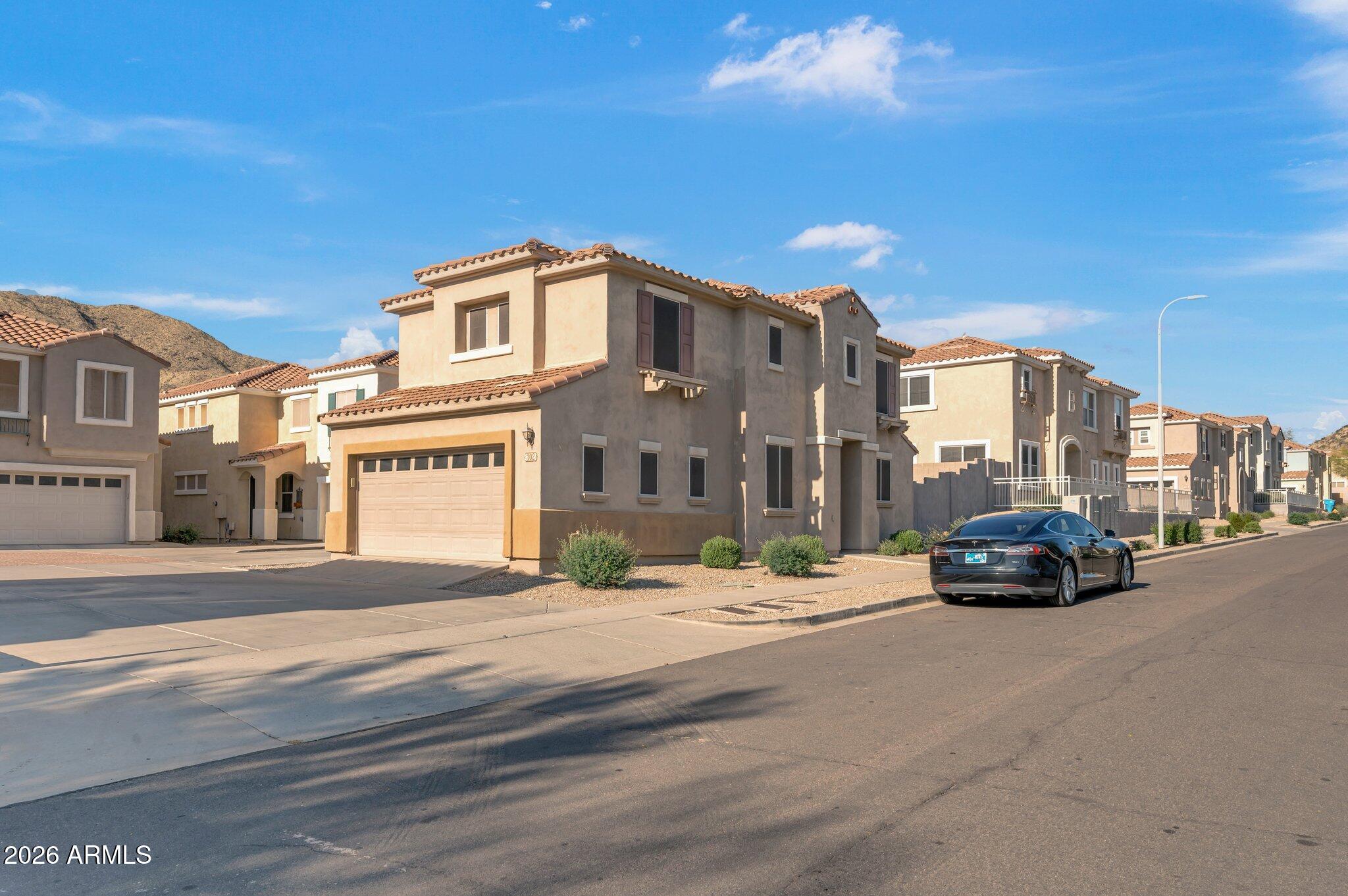 304 W MOUNTAIN SAGE Drive
