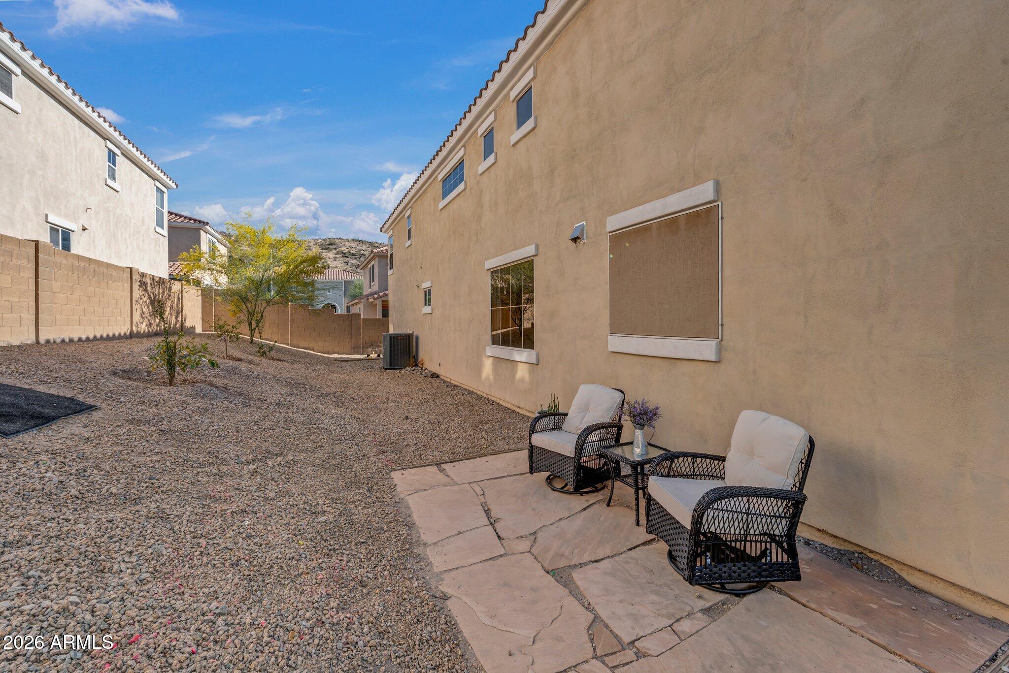 304 W MOUNTAIN SAGE Drive