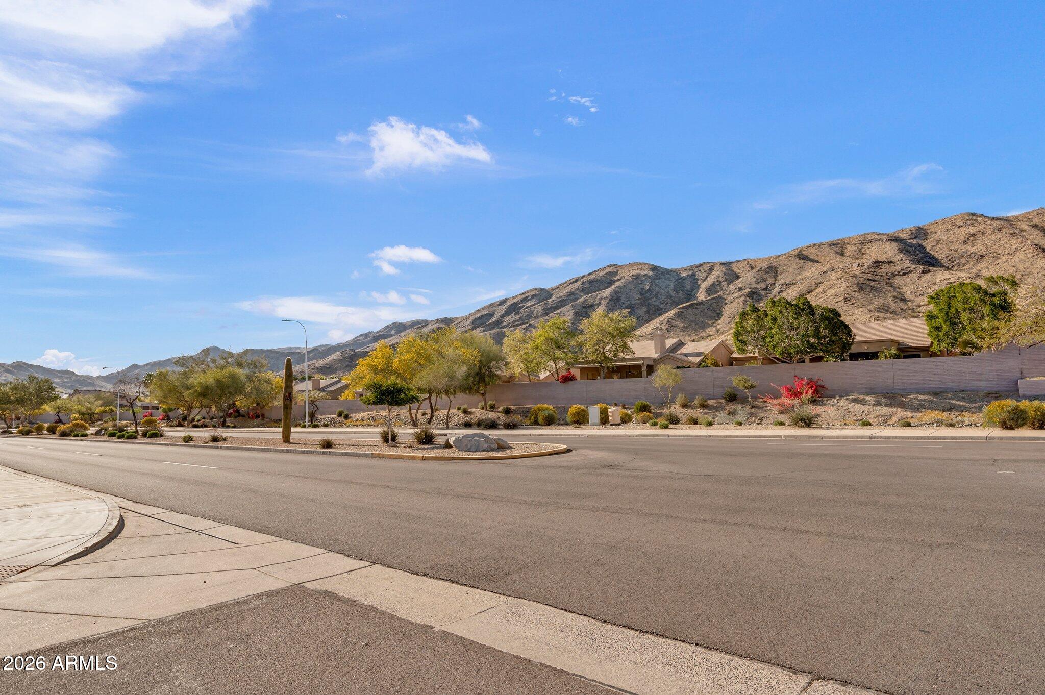 304 W MOUNTAIN SAGE Drive