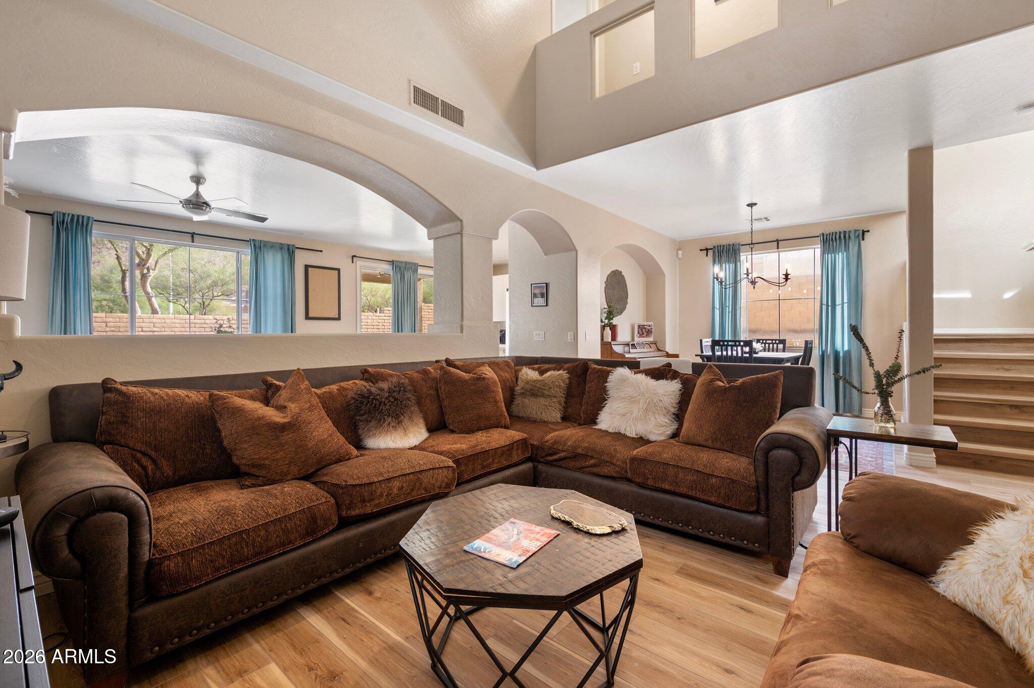 304 W MOUNTAIN SAGE Drive