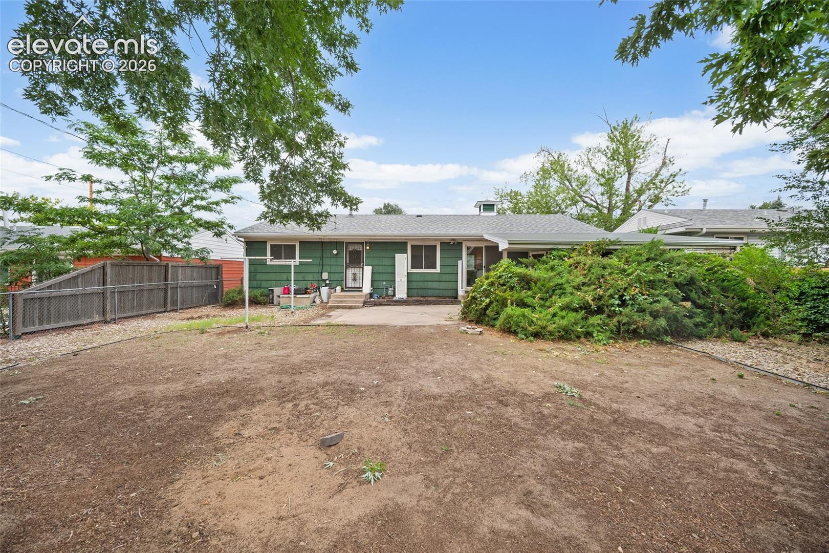 1507 N Chelton Road