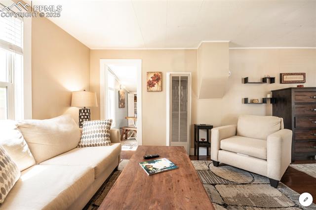 803 S Cascade Avenue