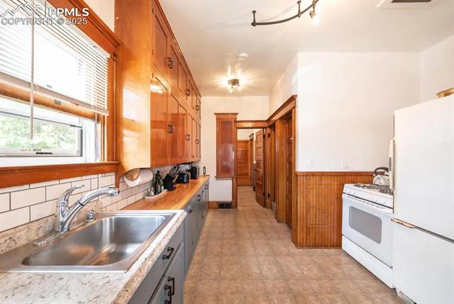 803 S Cascade Avenue