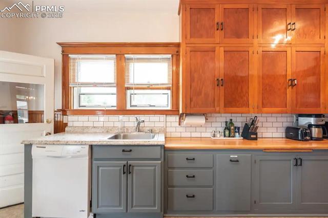 803 S Cascade Avenue