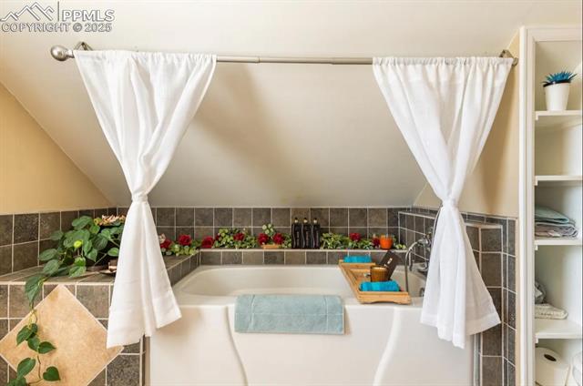 803 S Cascade Avenue