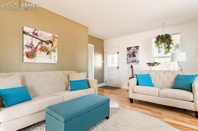 803 S Cascade Avenue