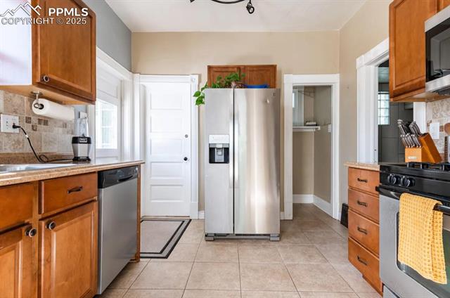 803 S Cascade Avenue