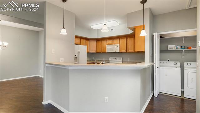 1845 Montura View 202