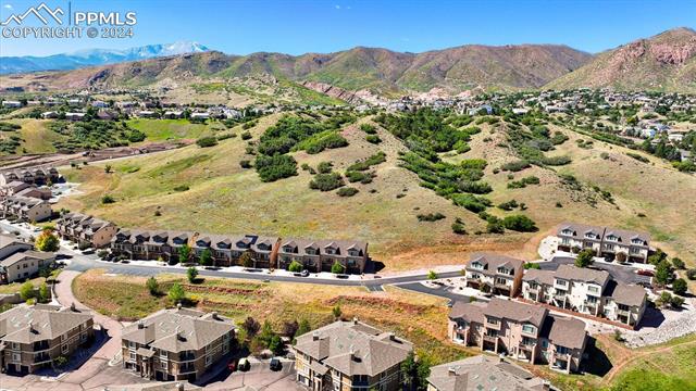 1845 Montura View 202