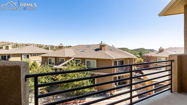 1845 Montura View 202