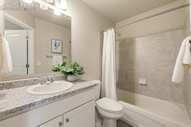 6970 Tacarcuna Wood Grove