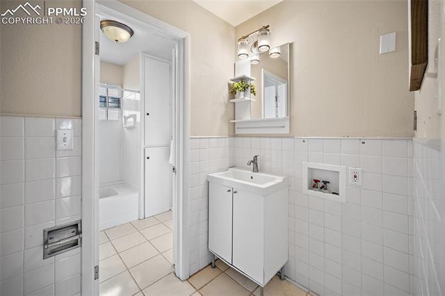 1133 Farragut Avenue