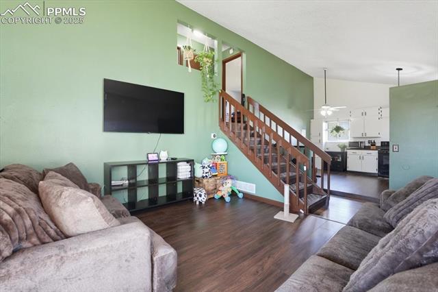 995 Square Dance Lane