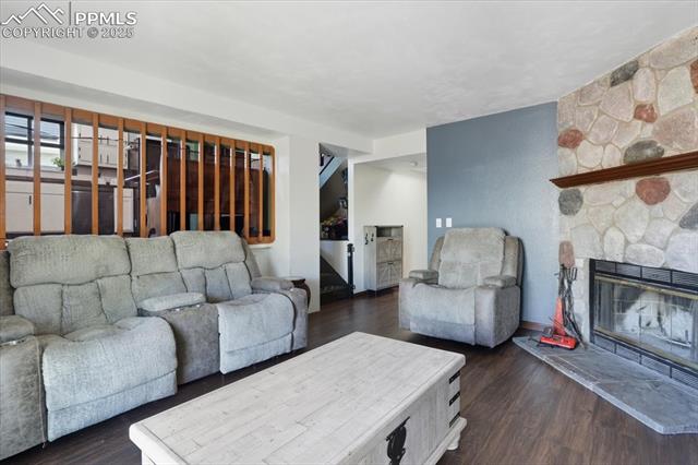 995 Square Dance Lane