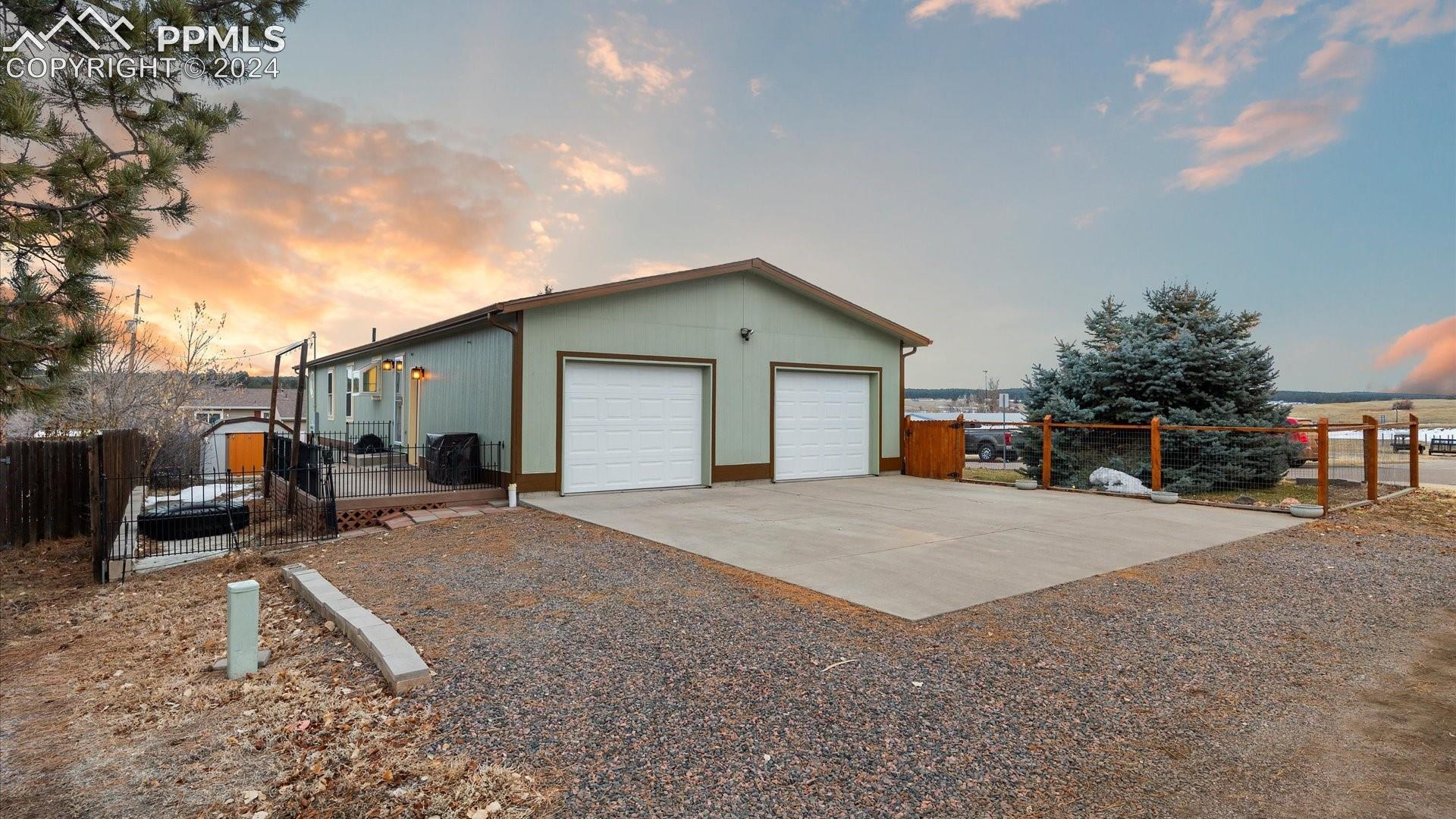 201 E Maple Street