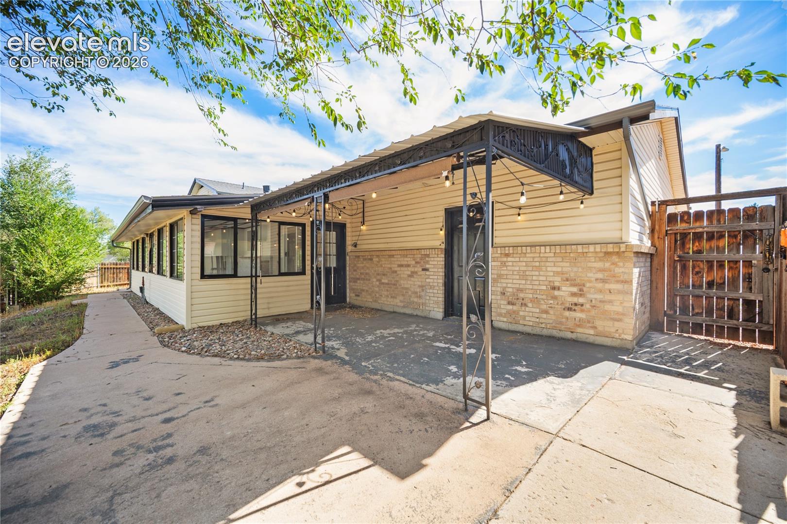 310 Cielo Vista Street