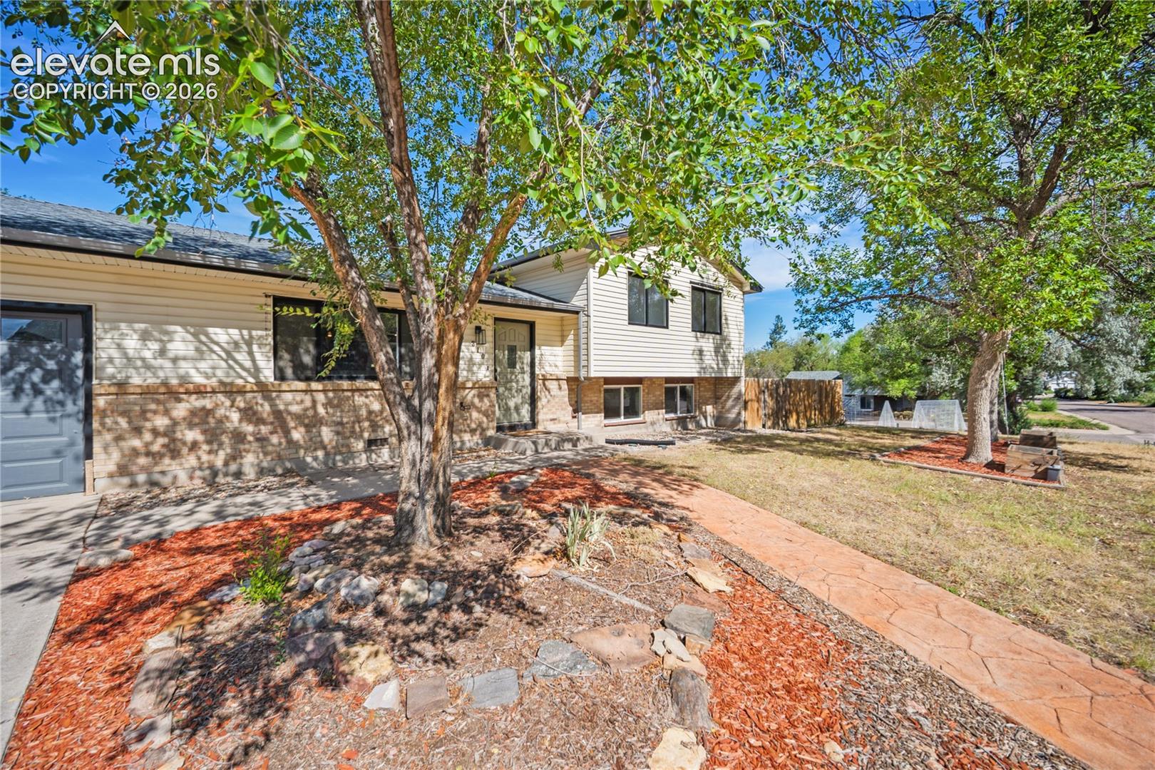 310 Cielo Vista Street