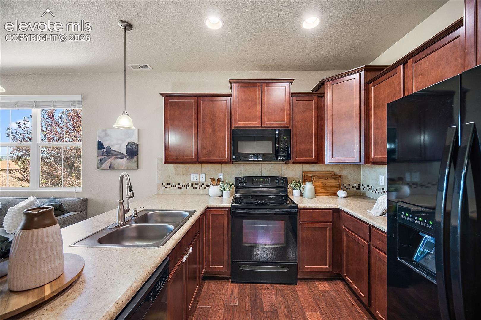 5348 Prominence Point