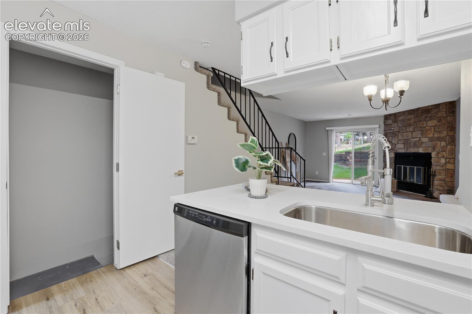 3552 Queen Anne Way