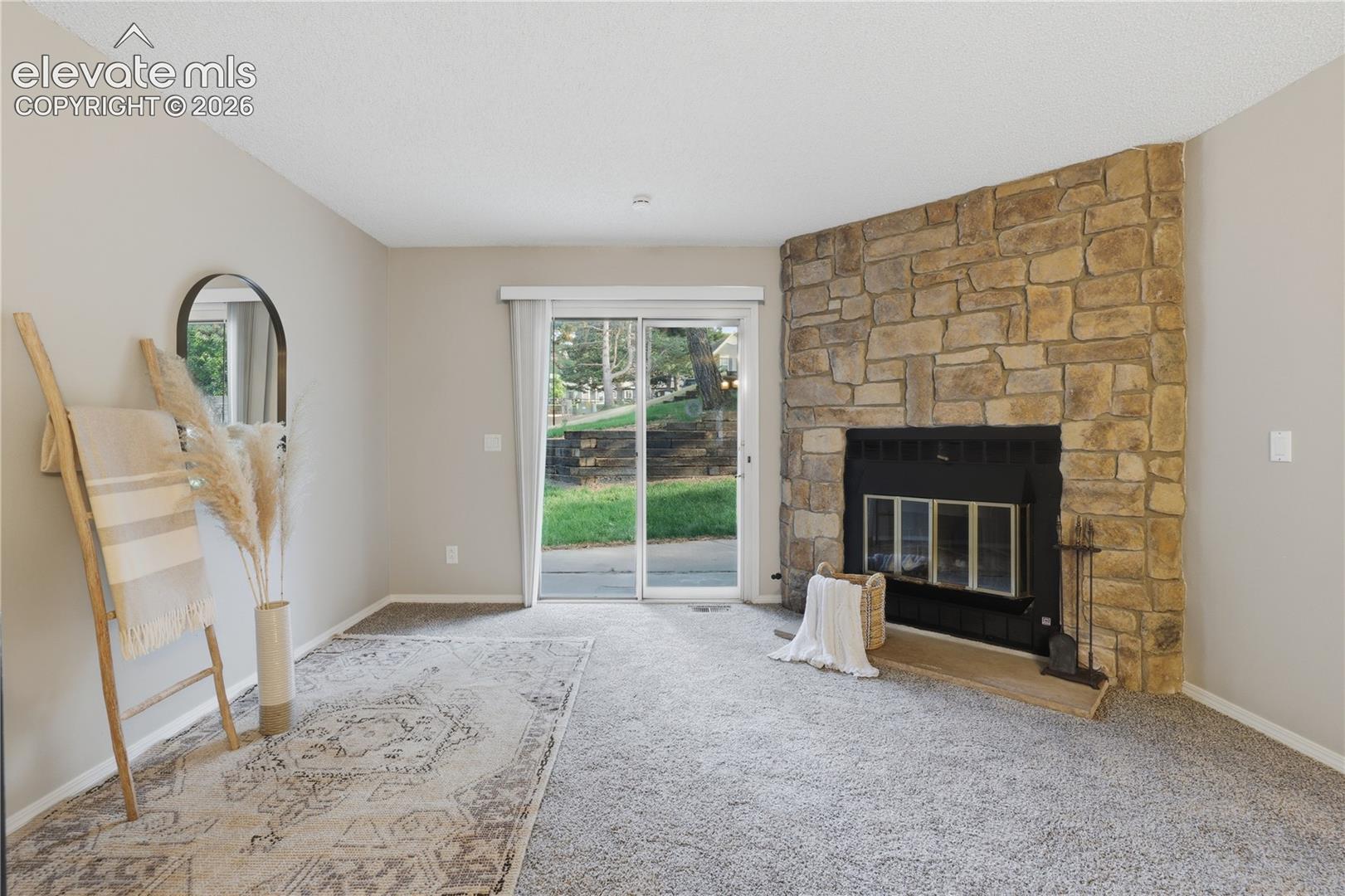 3552 Queen Anne Way