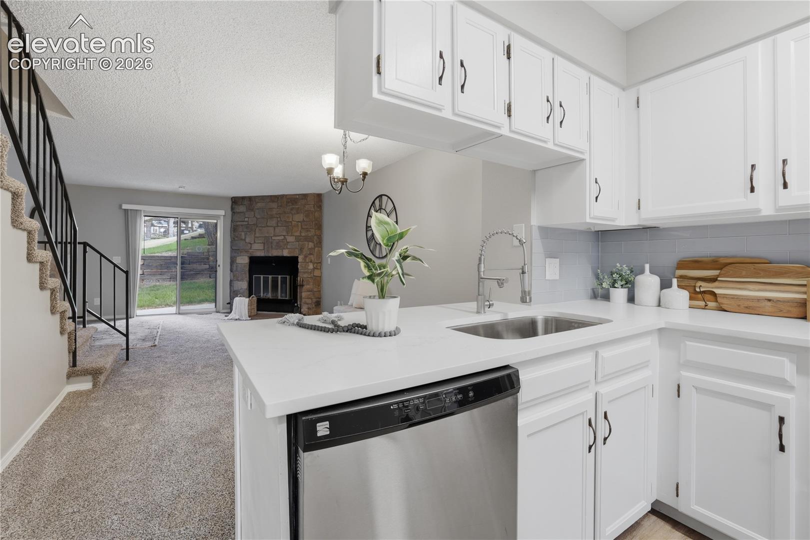 3552 Queen Anne Way
