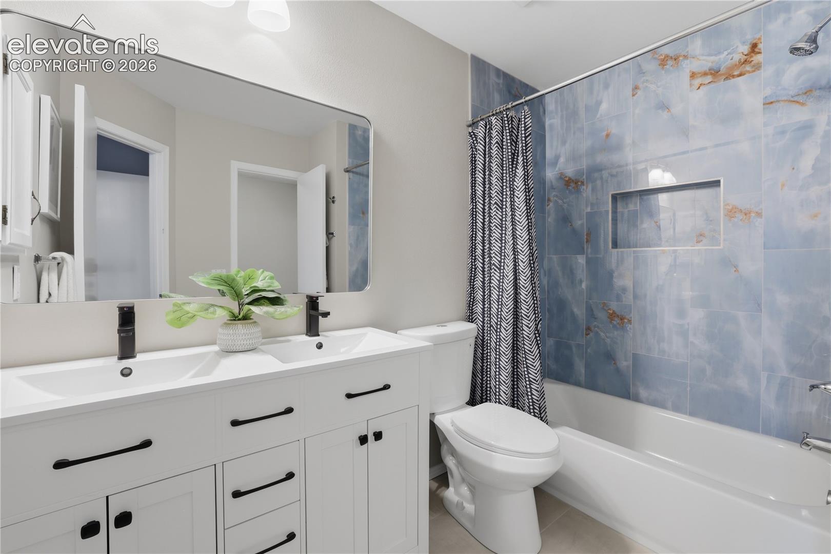 3552 Queen Anne Way