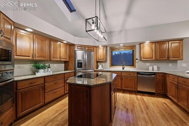 3065 Black Canyon Road