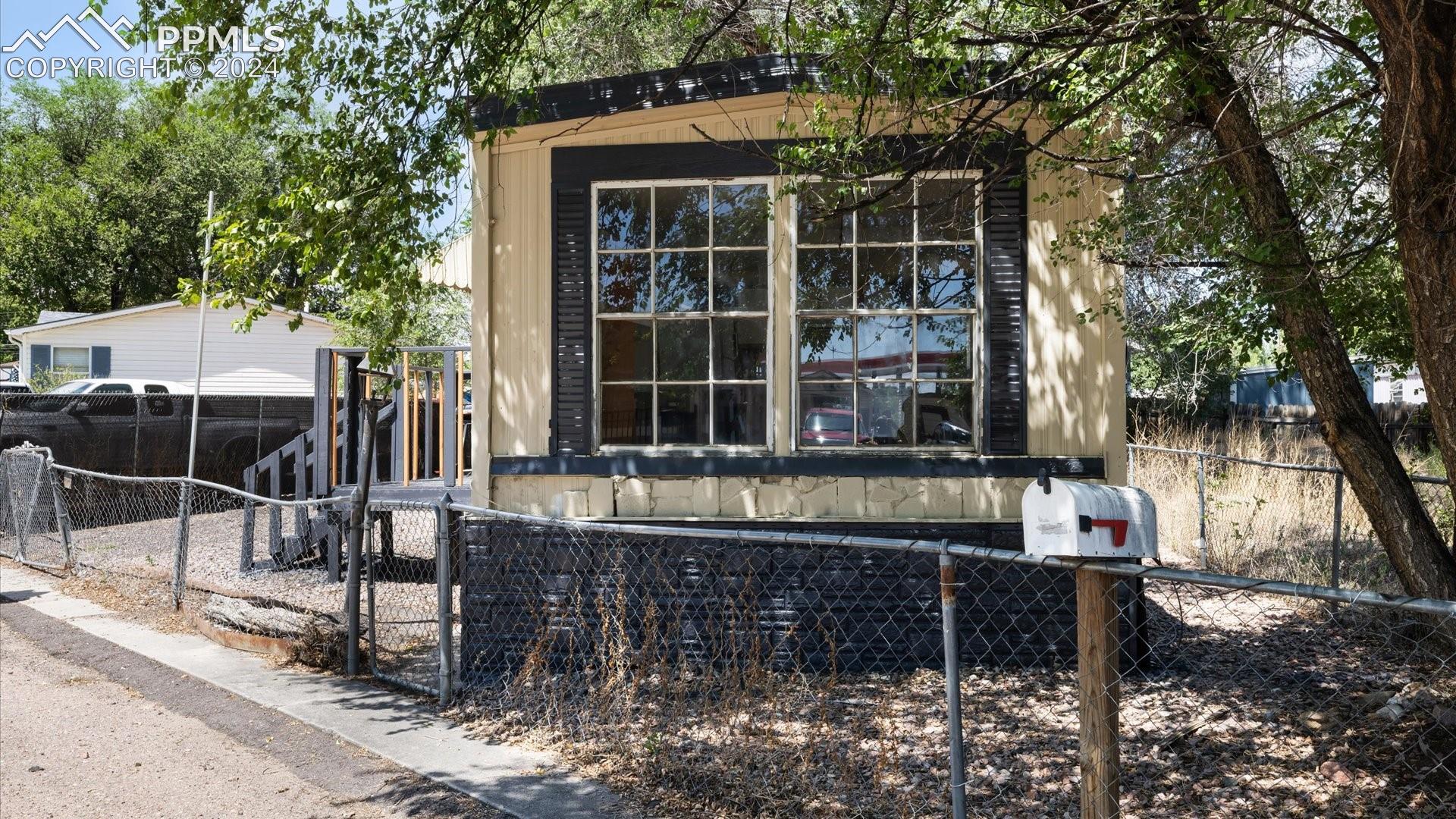 21 Sunnyland Loop Lane