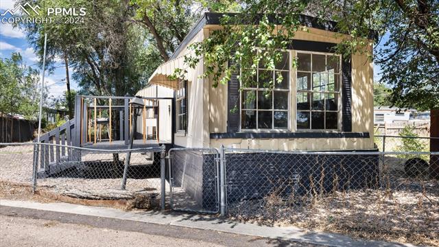 21 Sunnyland Loop Lane