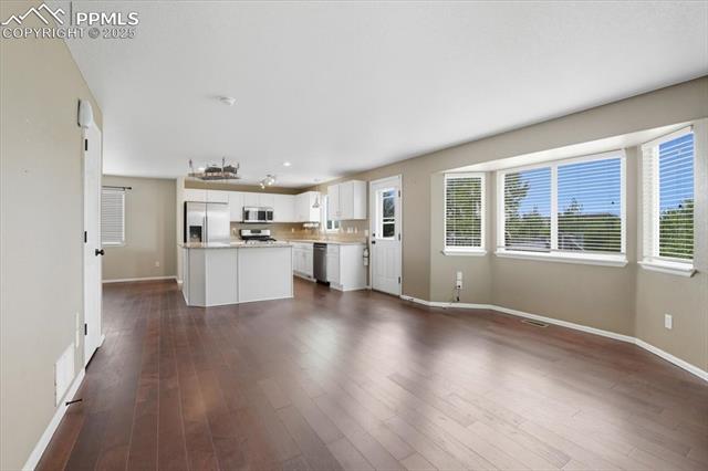 1925 Dewhirst Drive