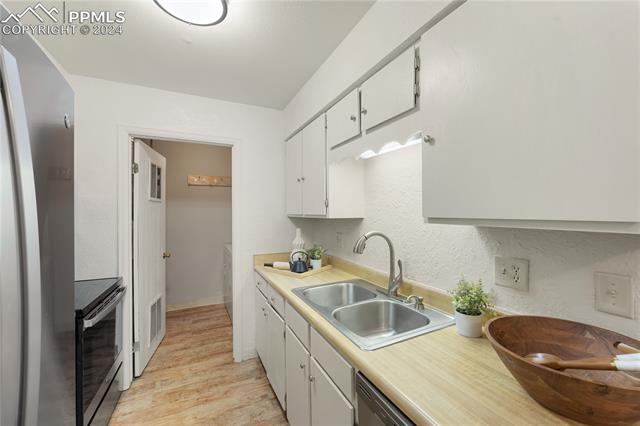 2717 Hearthwood Lane