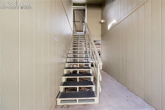 2717 Hearthwood Lane