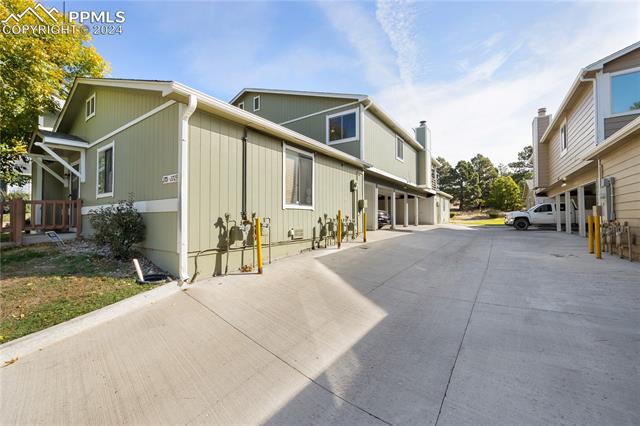 2717 Hearthwood Lane