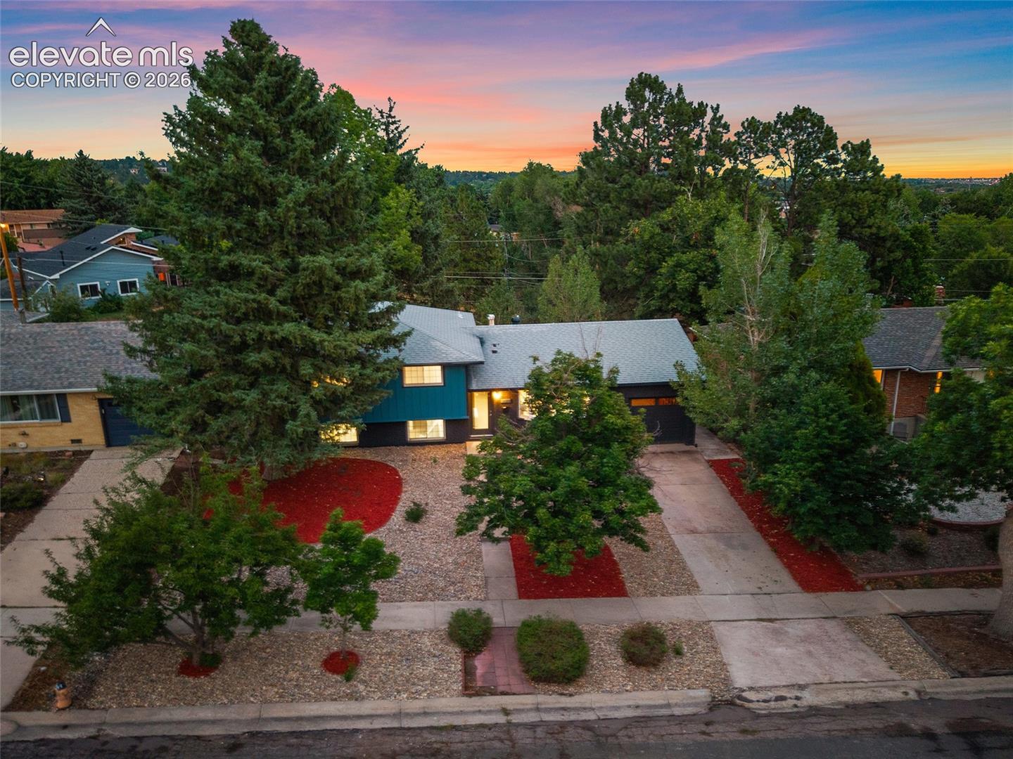 2123 Warwick Lane