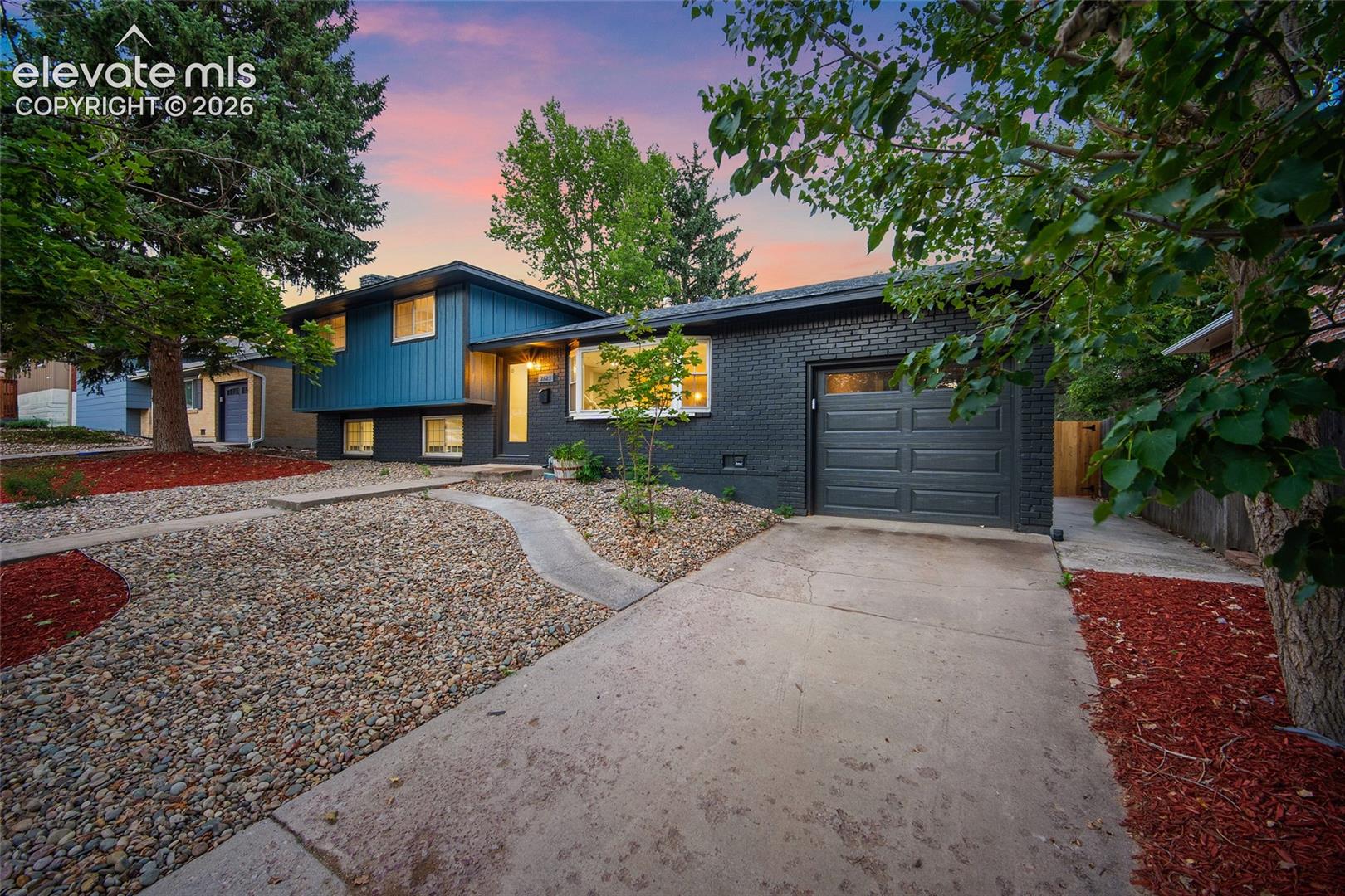 2123 Warwick Lane