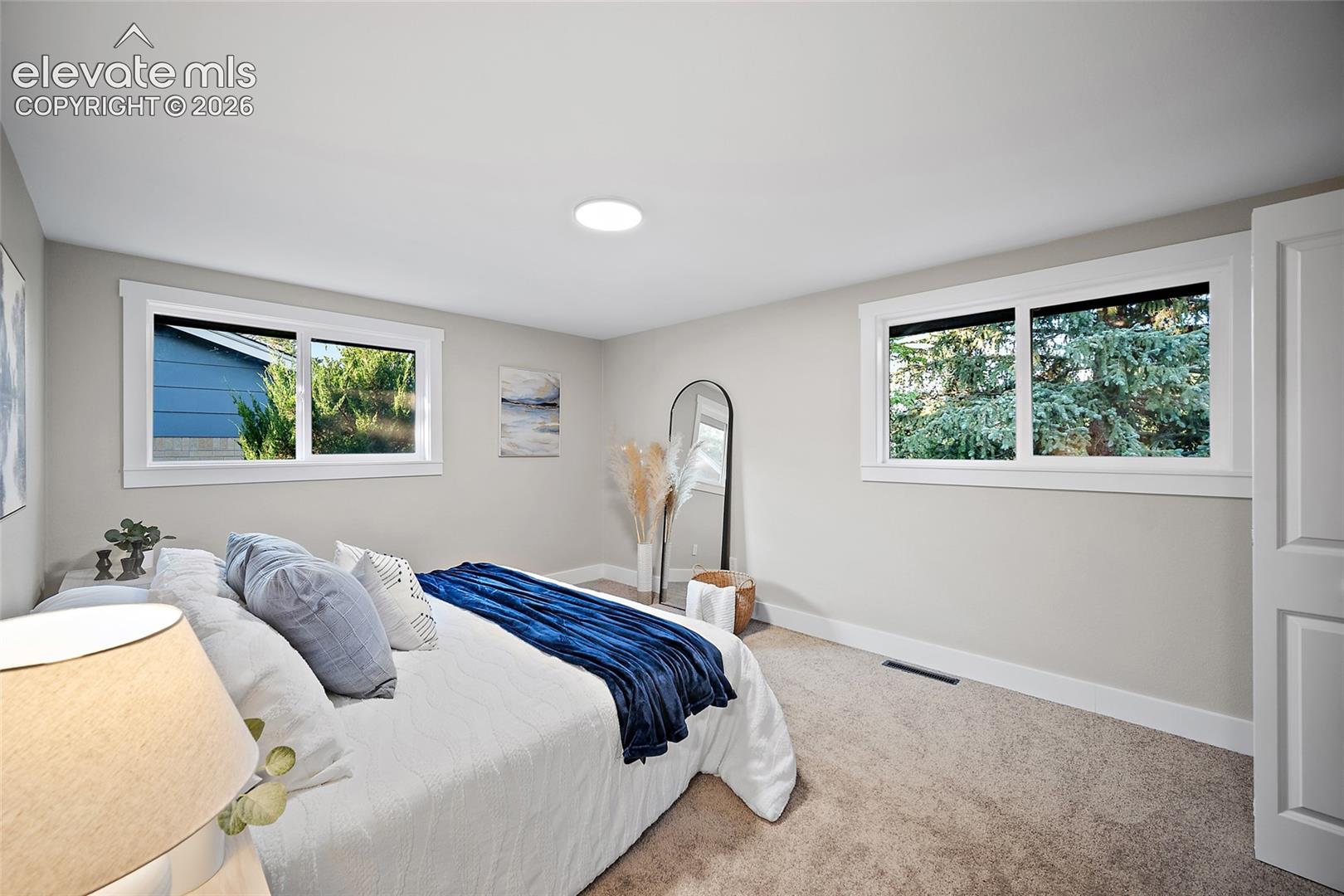 2123 Warwick Lane