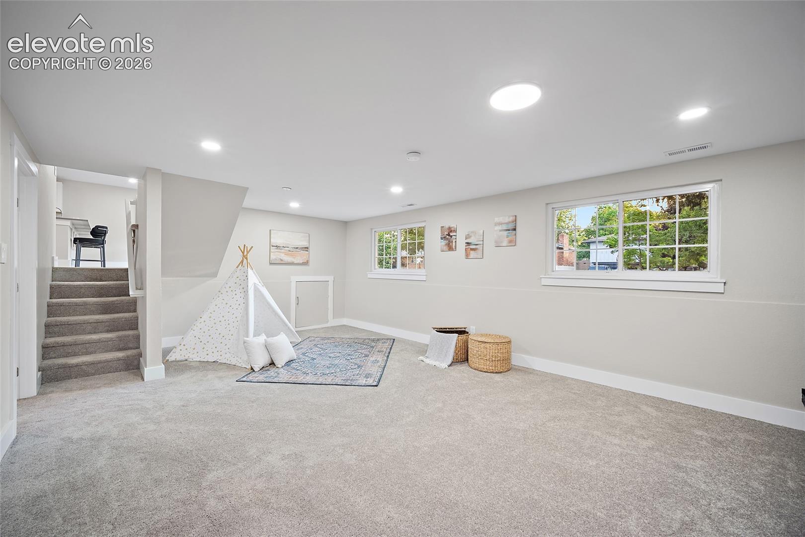 2123 Warwick Lane