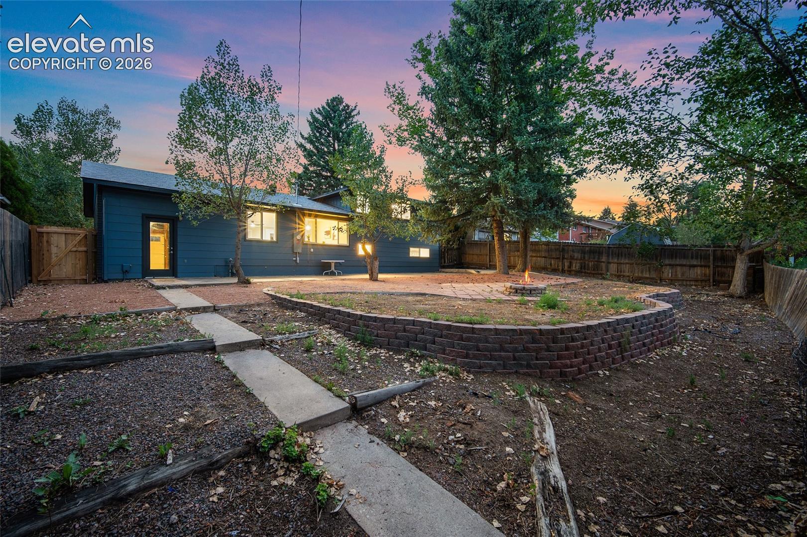 2123 Warwick Lane
