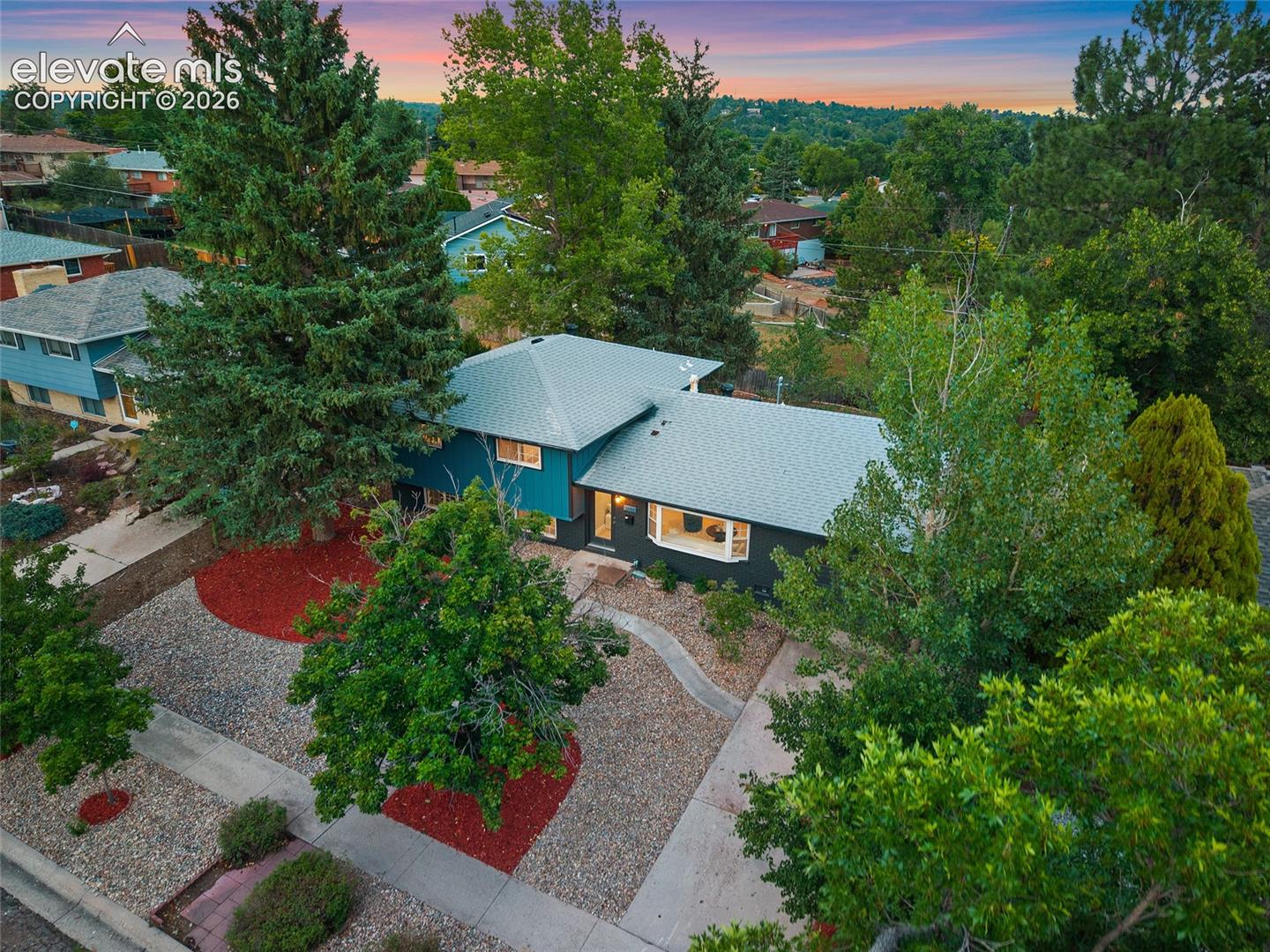 2123 Warwick Lane
