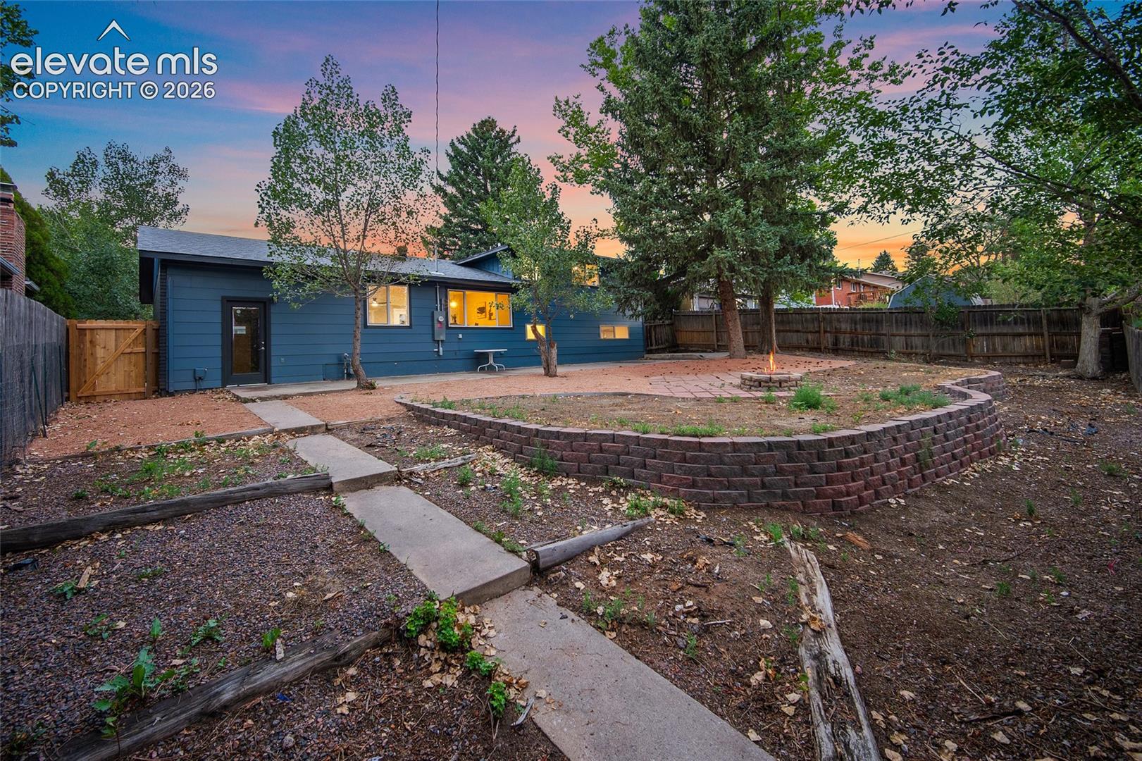 2123 Warwick Lane